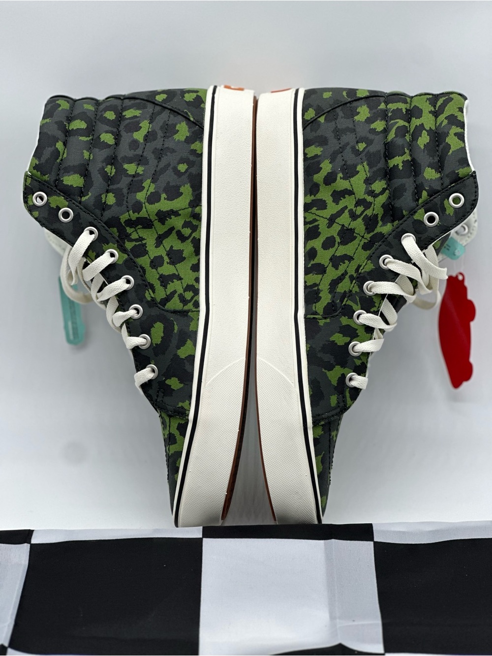 Vans Sk8-Hi Sneakers in Green and Black Leopard Print - Picture 5 of 10